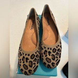 NIB Softwalk Sonora Tan Cheetah Flats Size 10